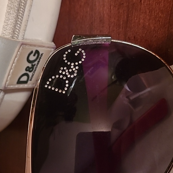 DOLCE & GABBANA SUNGLASSES - Picture 2 of 5